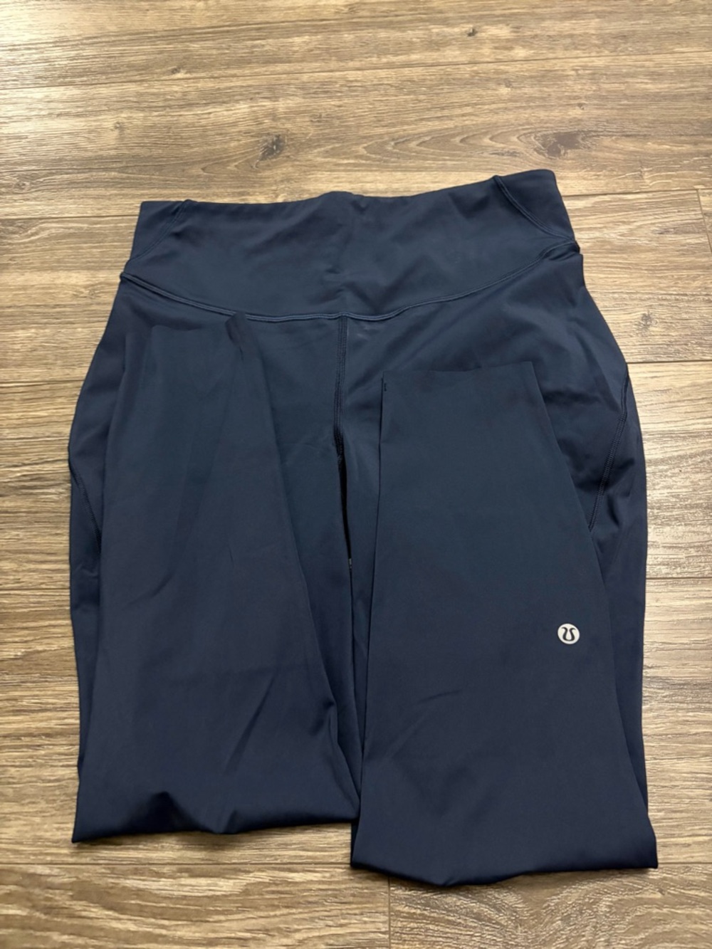 Lululemon Base Pace High-Rise Tight 25"
(True Navy) Size 10 - Picture 4 of 8